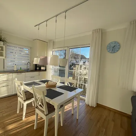 Appartementhaus 6 - Urlaub Zwischen & Bodden Apartmán *